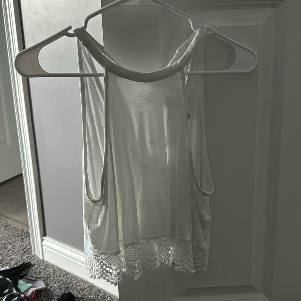 Forever 21 M white crop top
